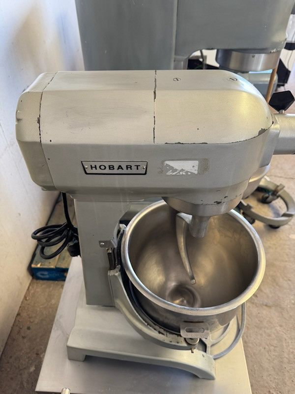 Hobart A200 Mixer 20 Quart, 3 Speed Commercial Mixer
