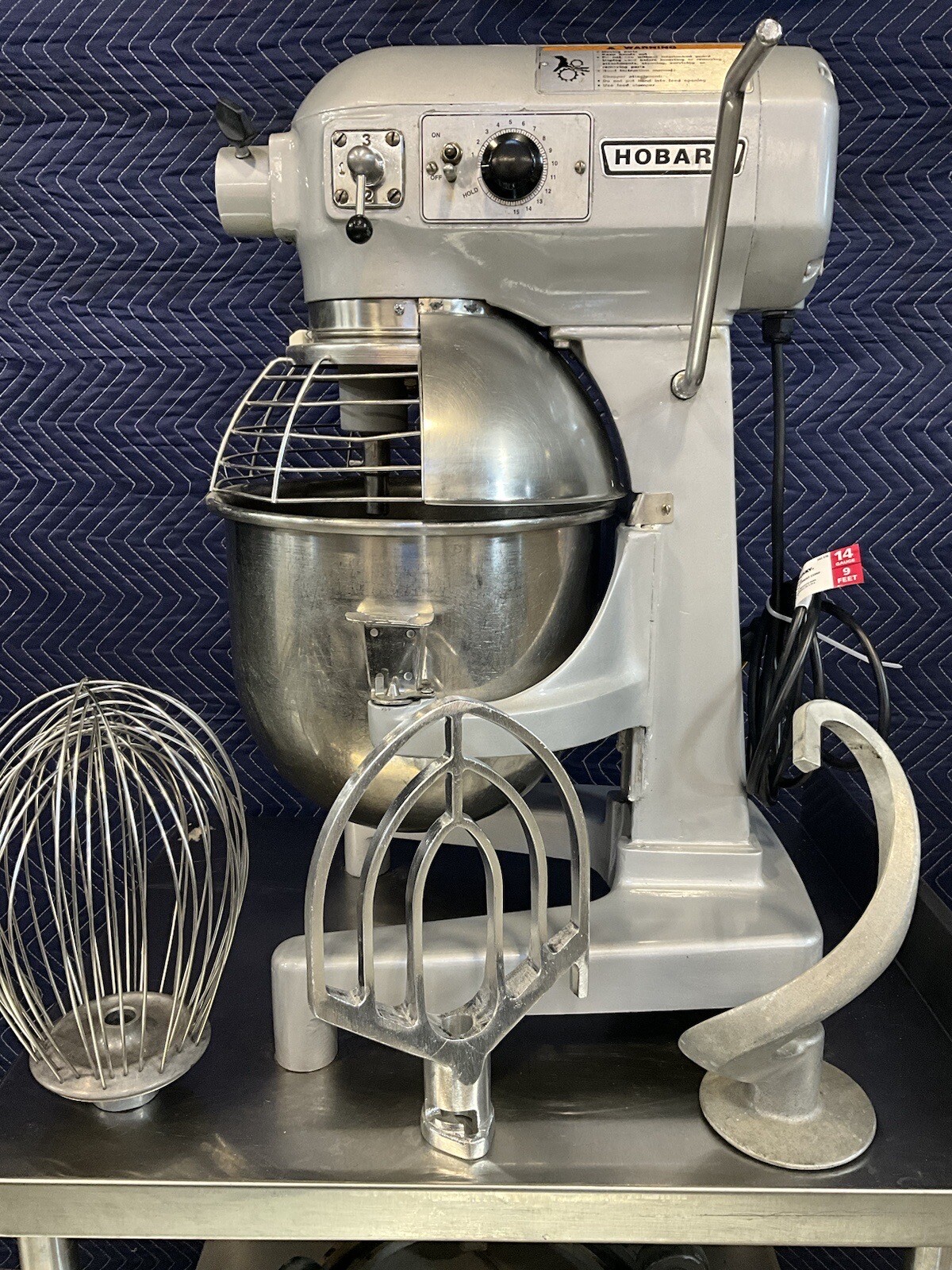 Hobart A-200 20 Qt Bakery Dough Mixer w/ Dough Hook, Flat Beater, & whisk