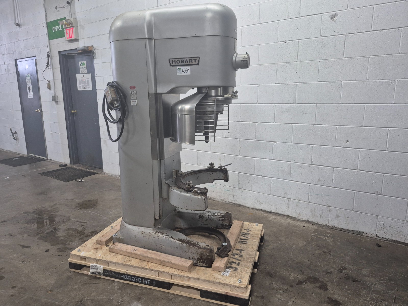 Hobart V1401 140-Quart Planetary Mixer