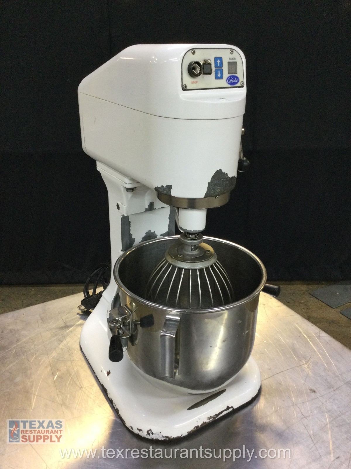 Globe SP8, 8 Qt Countertop Mixer With Bowl 2 Attachment