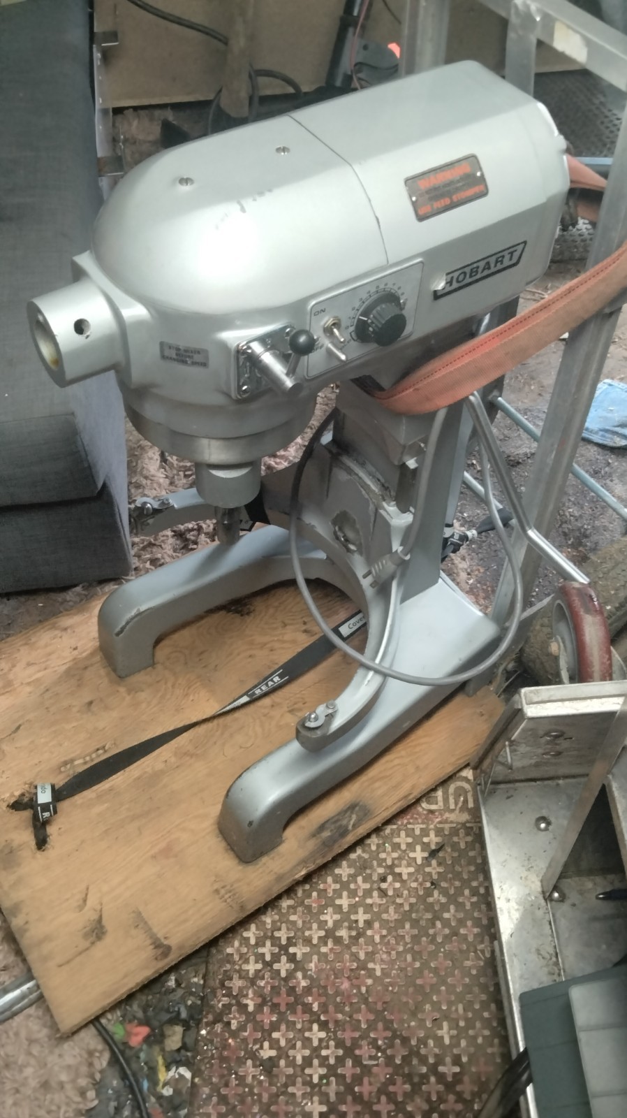 Hobart A200 Mixer 20 Quart, 3 Speed Commercial Mixer /Works