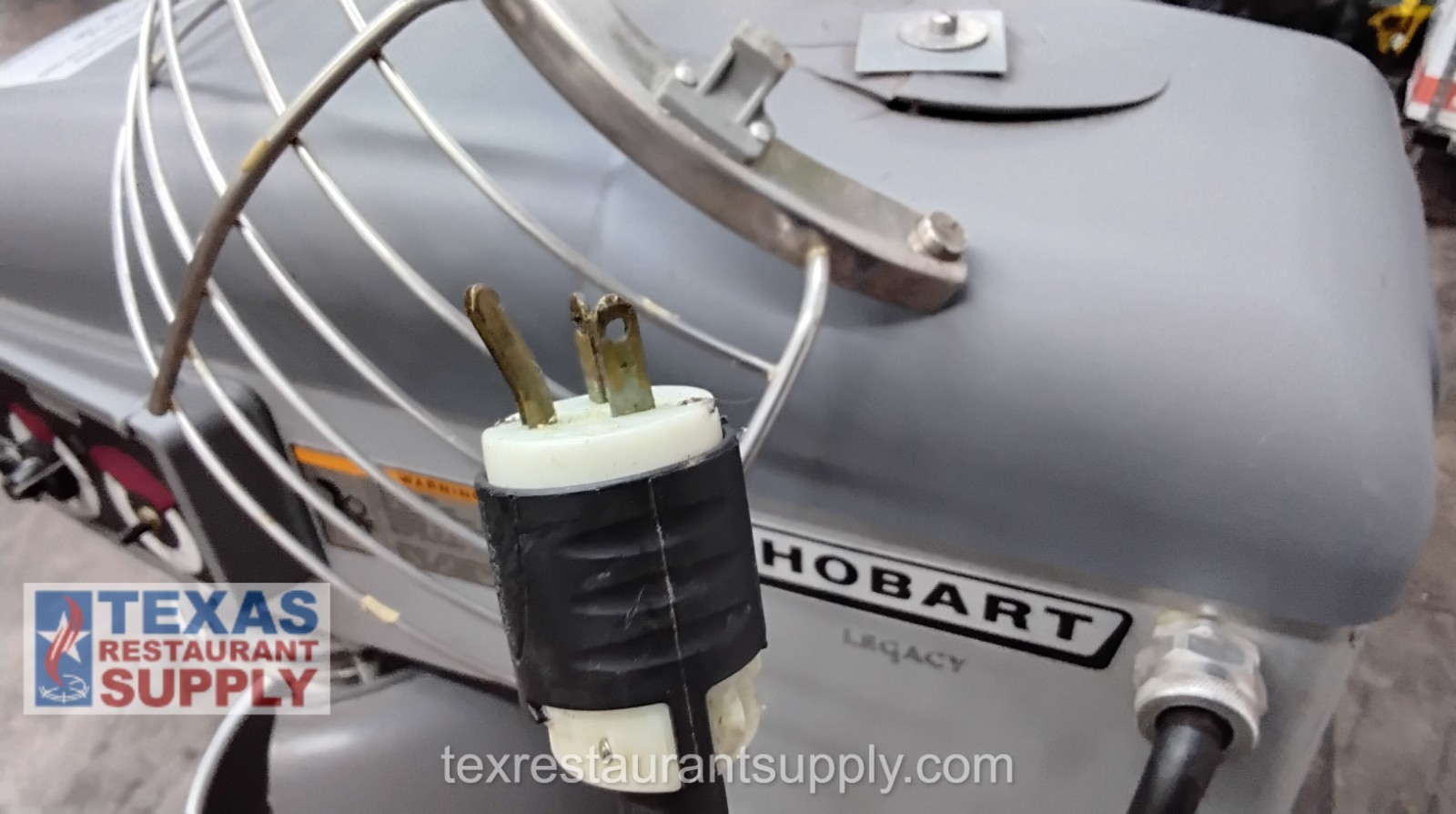 Hobart Legacy HL400 40 quart Dough Mixer with Bowl Guard and 1 Hook