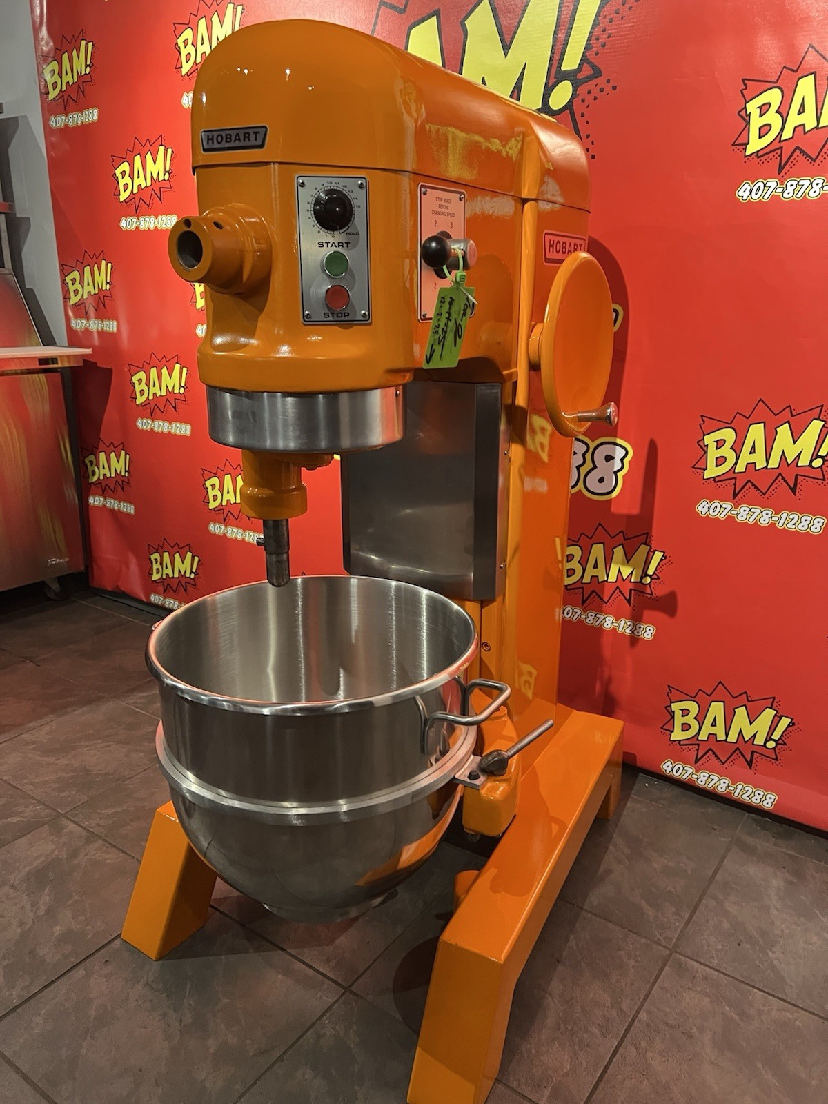 Hobart H-600 60 Qt Mixer 1.HP – 1Ph – 230v – New Stainless Bowl And Dough Hook