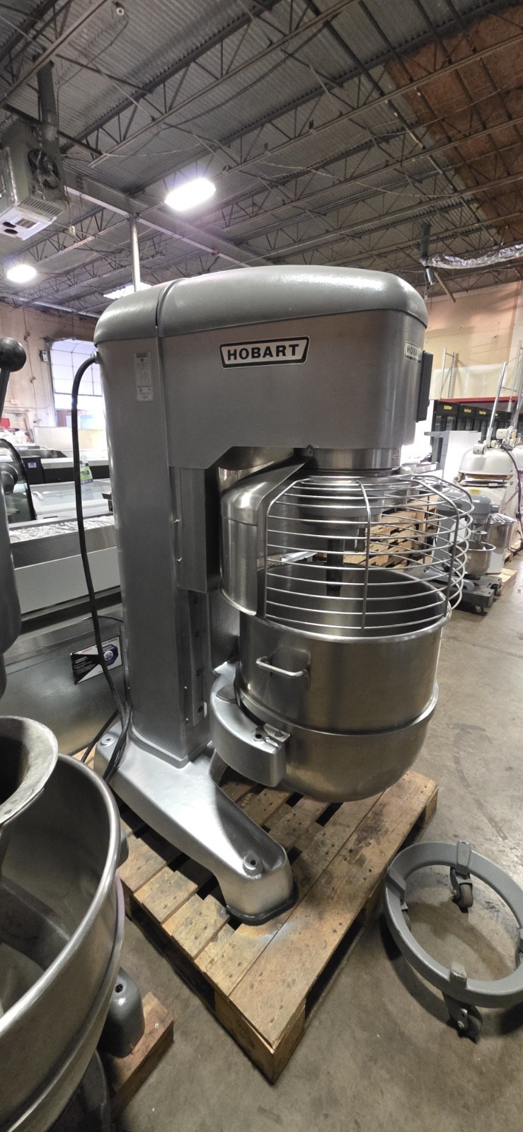 Hobart (HL1400N) 140 Quart 4 Speed Commercial Bakery Restaurant Dough Food Mixer
