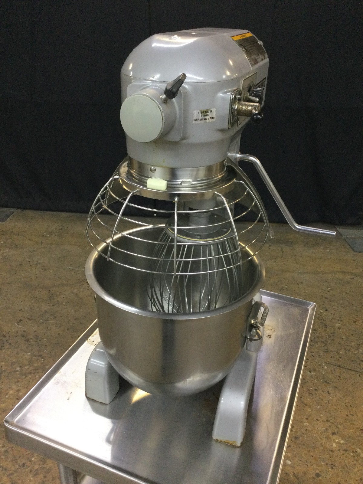 Hobart A-200T Countertop 20 Qt Dough Mixer With Guard Bowl 1 Attachment