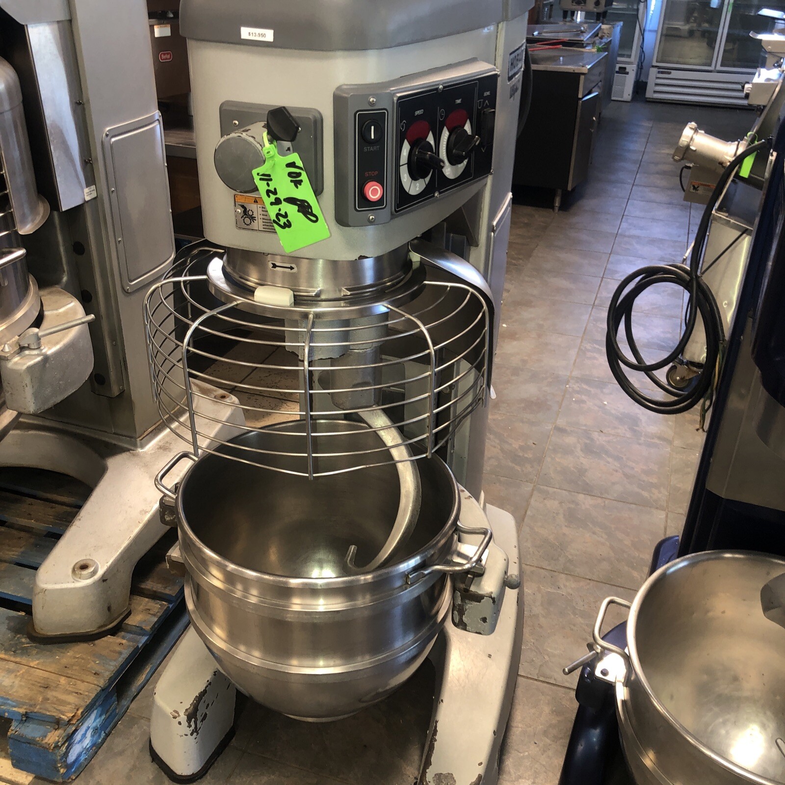 Hobart Legacy+ HL662-1STD 60 Qt. Planetary Floor Pizza Mixer with Guard 240v