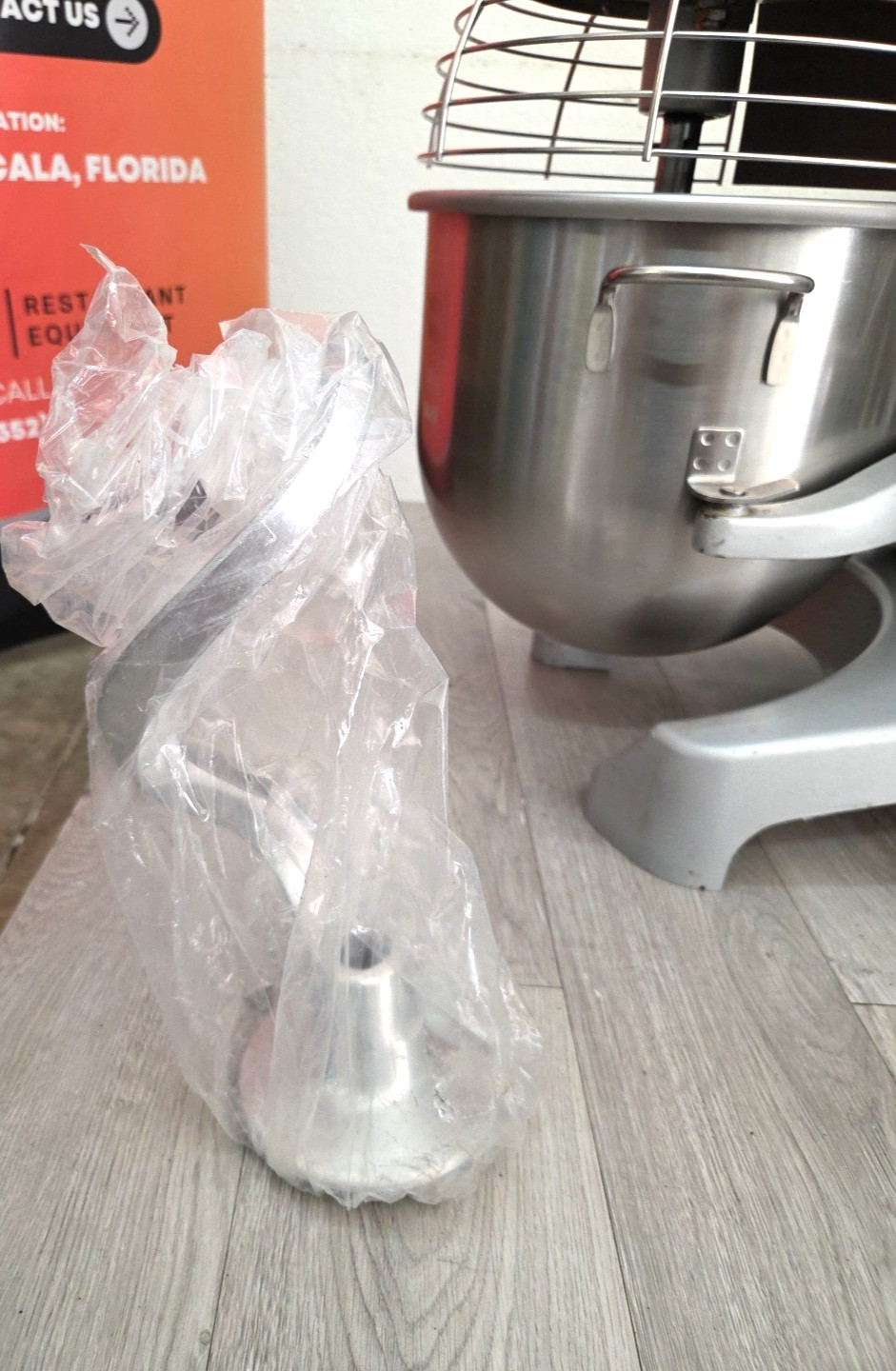 HL200 HOBART 20 Quart Mixer With NEW HOOK and BOWL – 1PH – Watch Running Video!