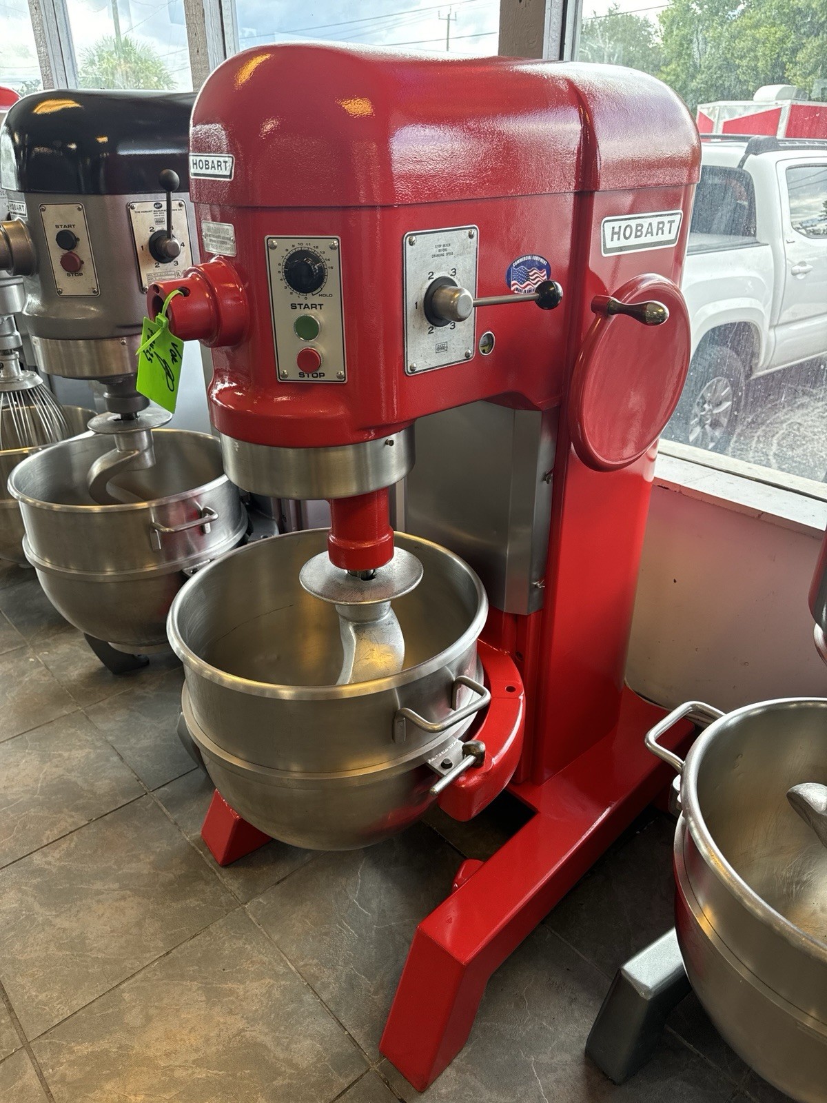HOBART H600T 60 Qt Mixer 1.5 HP 230V 3PH Bowl & Hook Included BEAUTIFUL SHAPE!