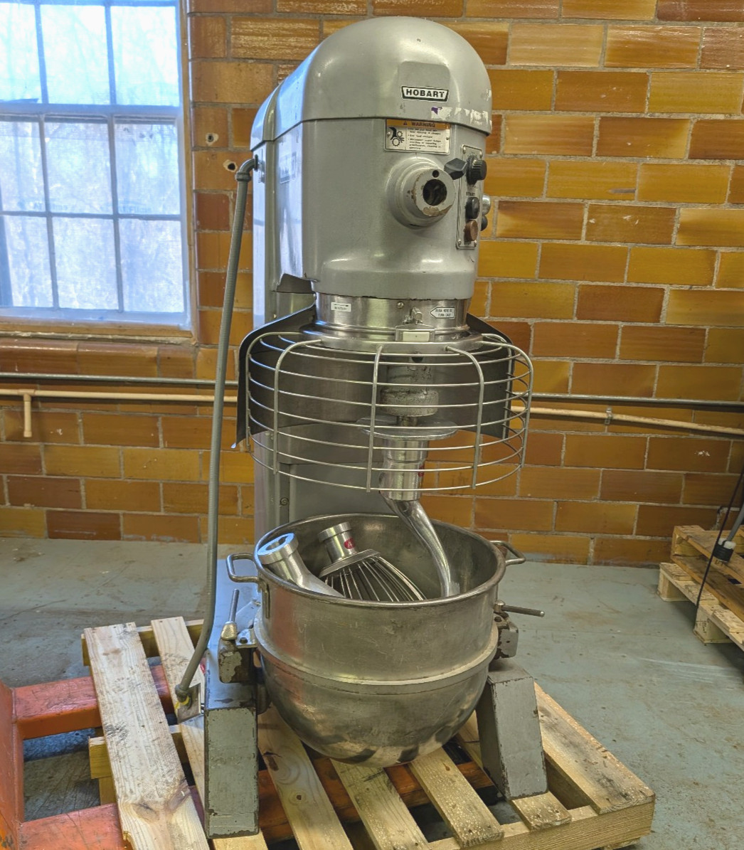 Hobart H600 60 Quart Commercial Planetary Mixer w/ Bowl, Whisk, Paddle & Hook