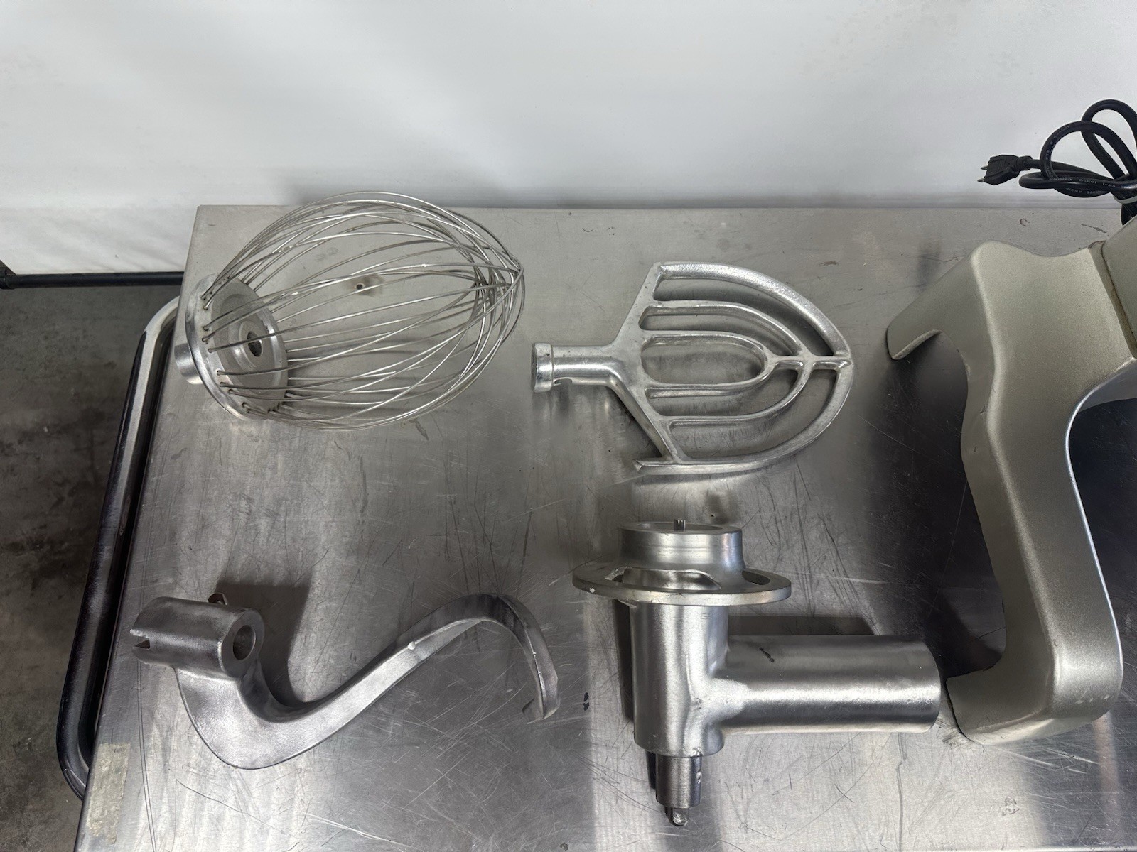 THUNDERBIRD ARM-02 20-QUART HEAVY DUTY MIXER