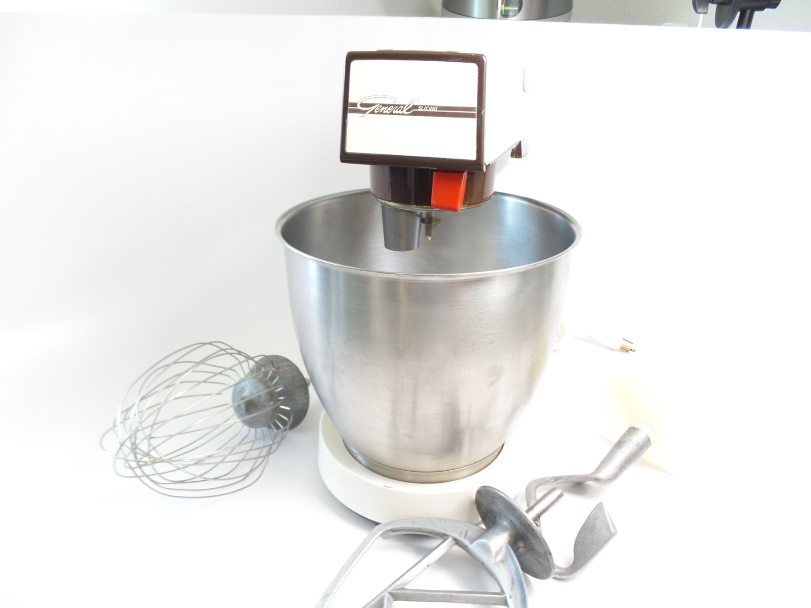 General Slicing Co 7QT Model MM-7 COMMERCIAL KITCHEN STAND MIXER W/ Attachments
