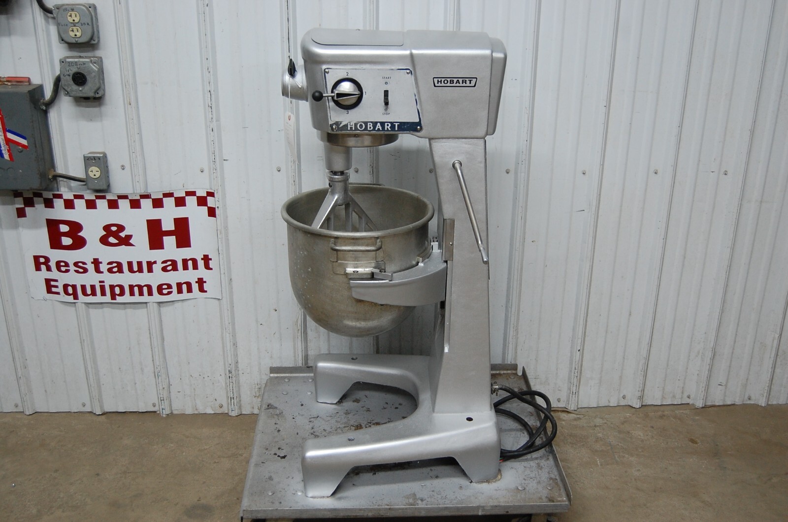 Hobart D-300 30 Qt Bakery Dough Mixer w/ Bowl, Flat Beater