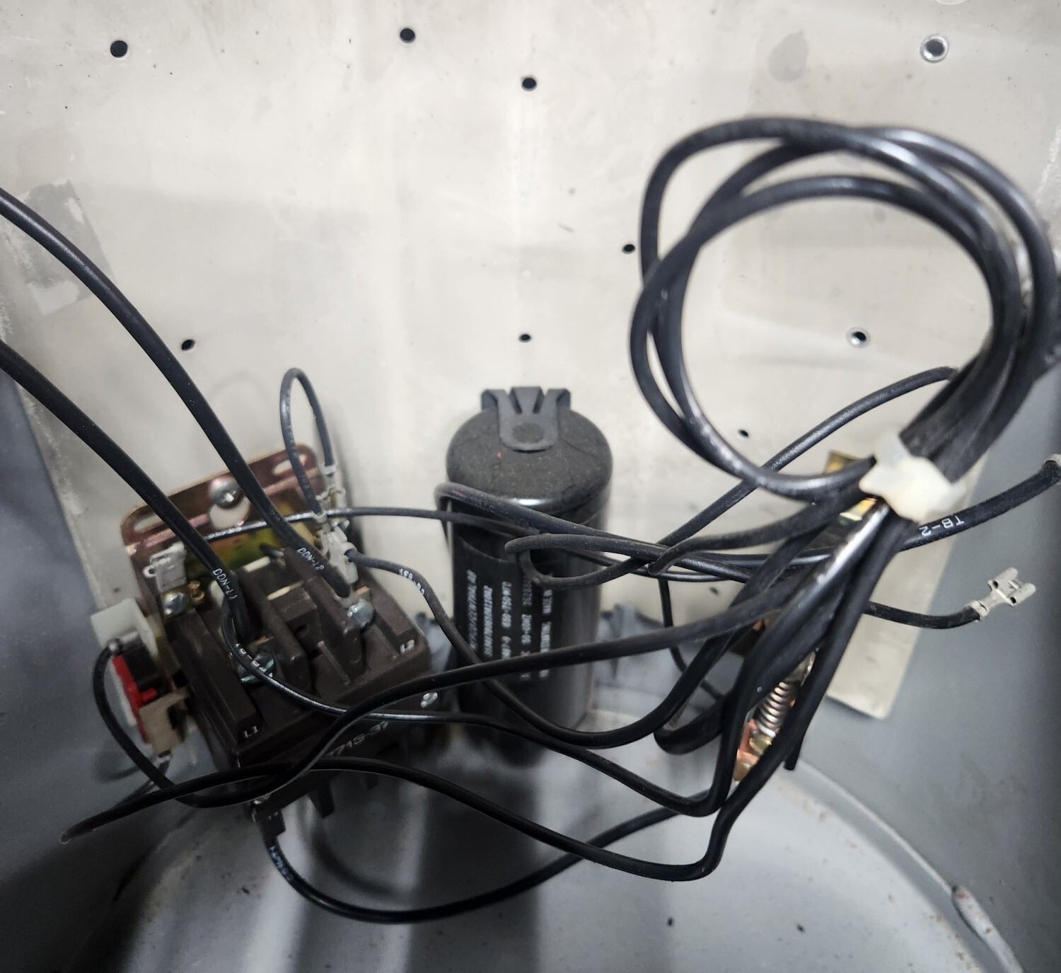 Hobart mixer 60qt H600 L800 80qt Motor Capacitor part # 070487 – 00009
