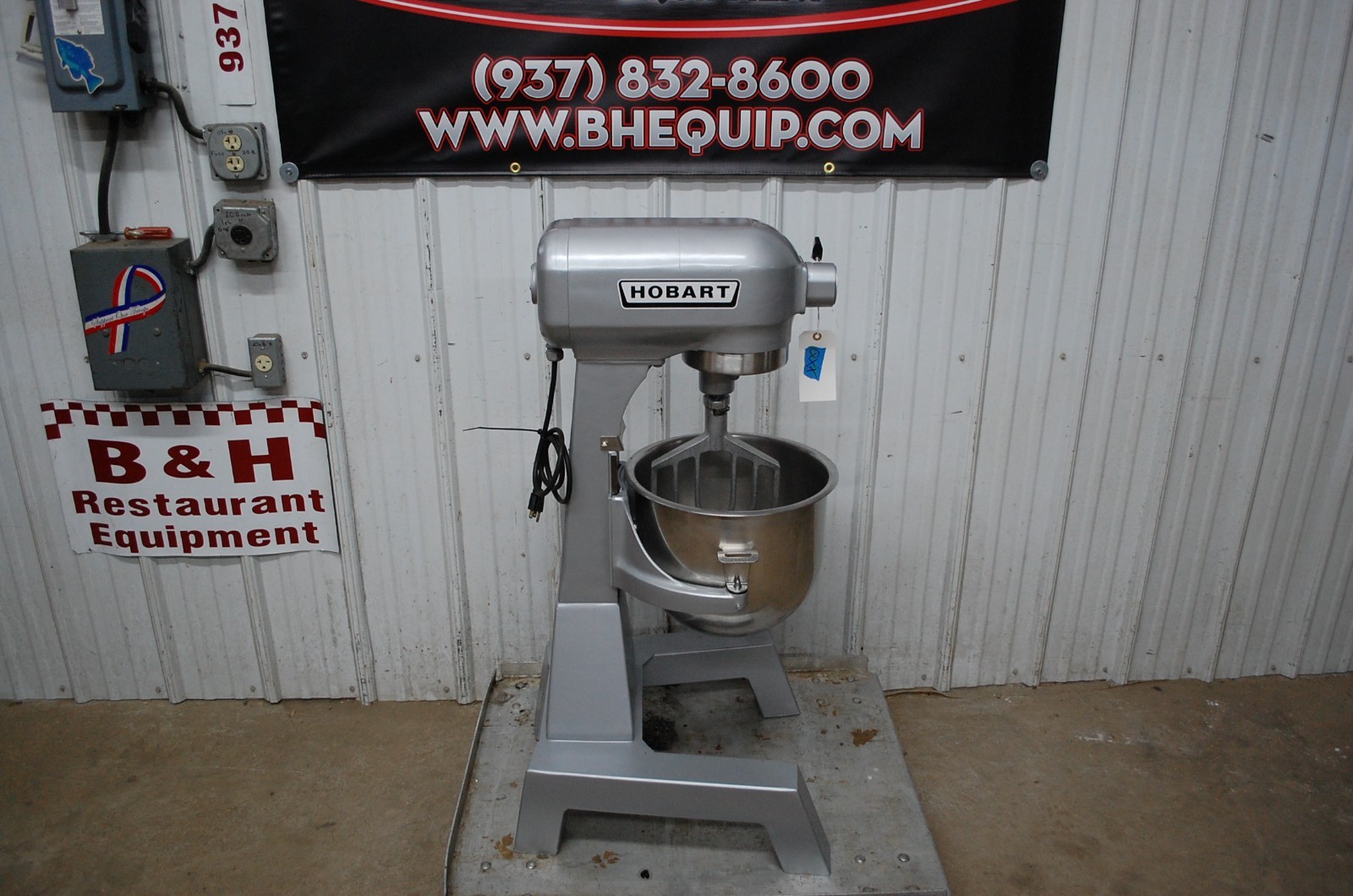 Hobart AS 200F 20 Qt Floor Mixer w/ Stainless Steel Bowl Flat Beater Dough Hook