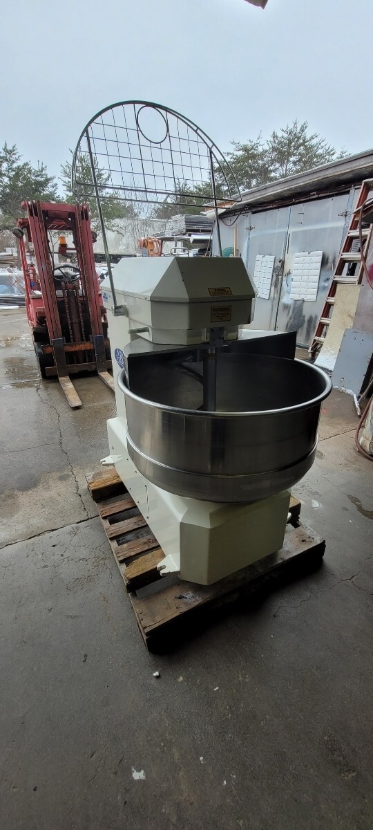 ABS SPIRAL DOUGH MIXER BAKERY 2 SPEED MODEL ABSBFM-200T Makes 300+ lbs of dough