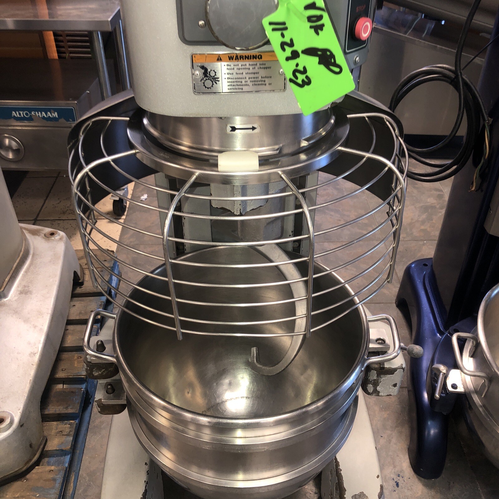 Hobart Legacy+ HL662-1STD 60 Qt. Planetary Floor Pizza Mixer with Guard 240v