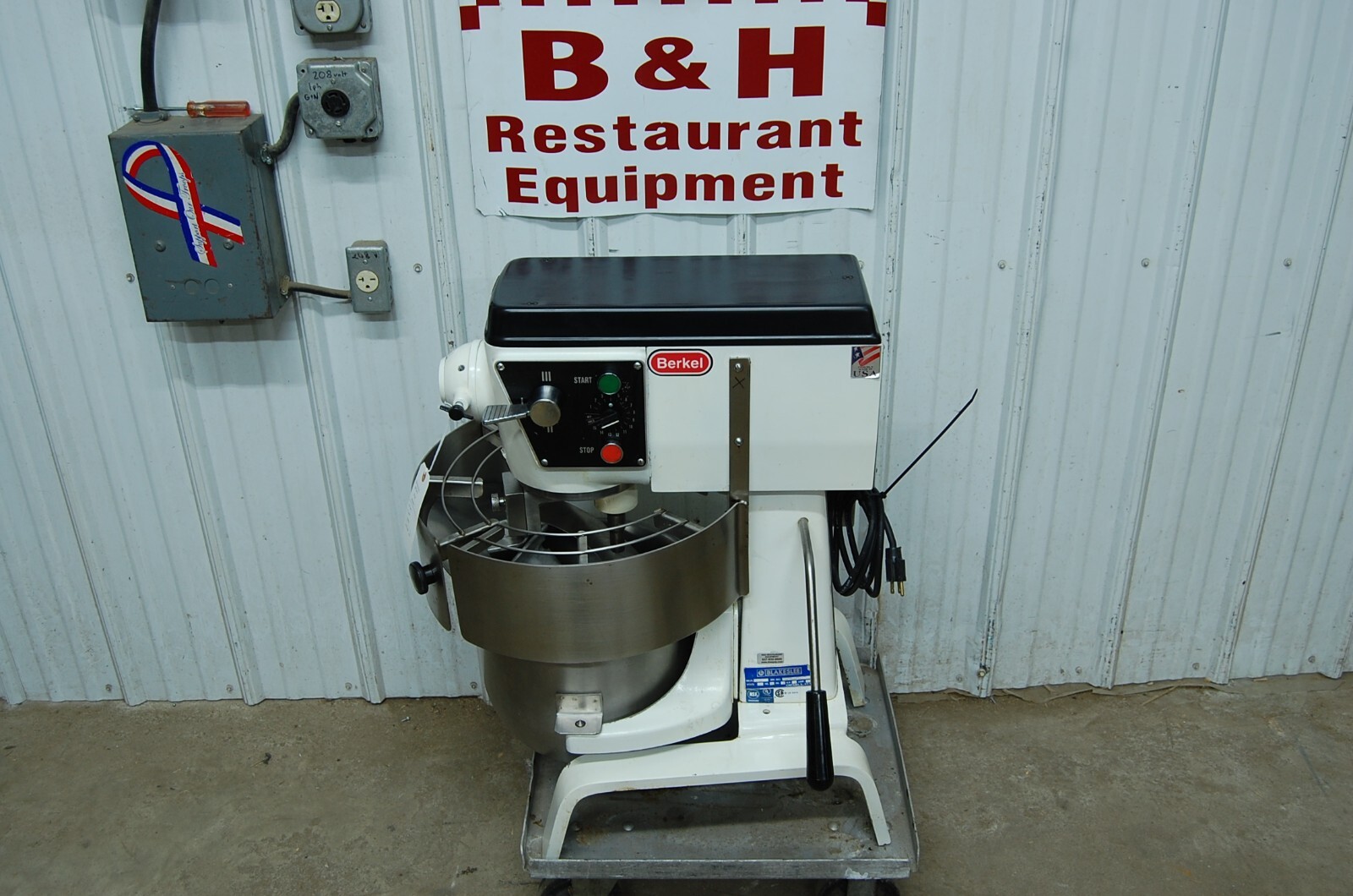 Berkel Blakeslee B 20 Qt Mixer w/ Stainless Bowl, Wire Whip, Flat Beater, Hook