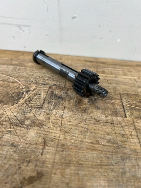 Hobart Mixer Transmission Shaft with 15 Tooth Gear – A120, A200 Part# 00-291236