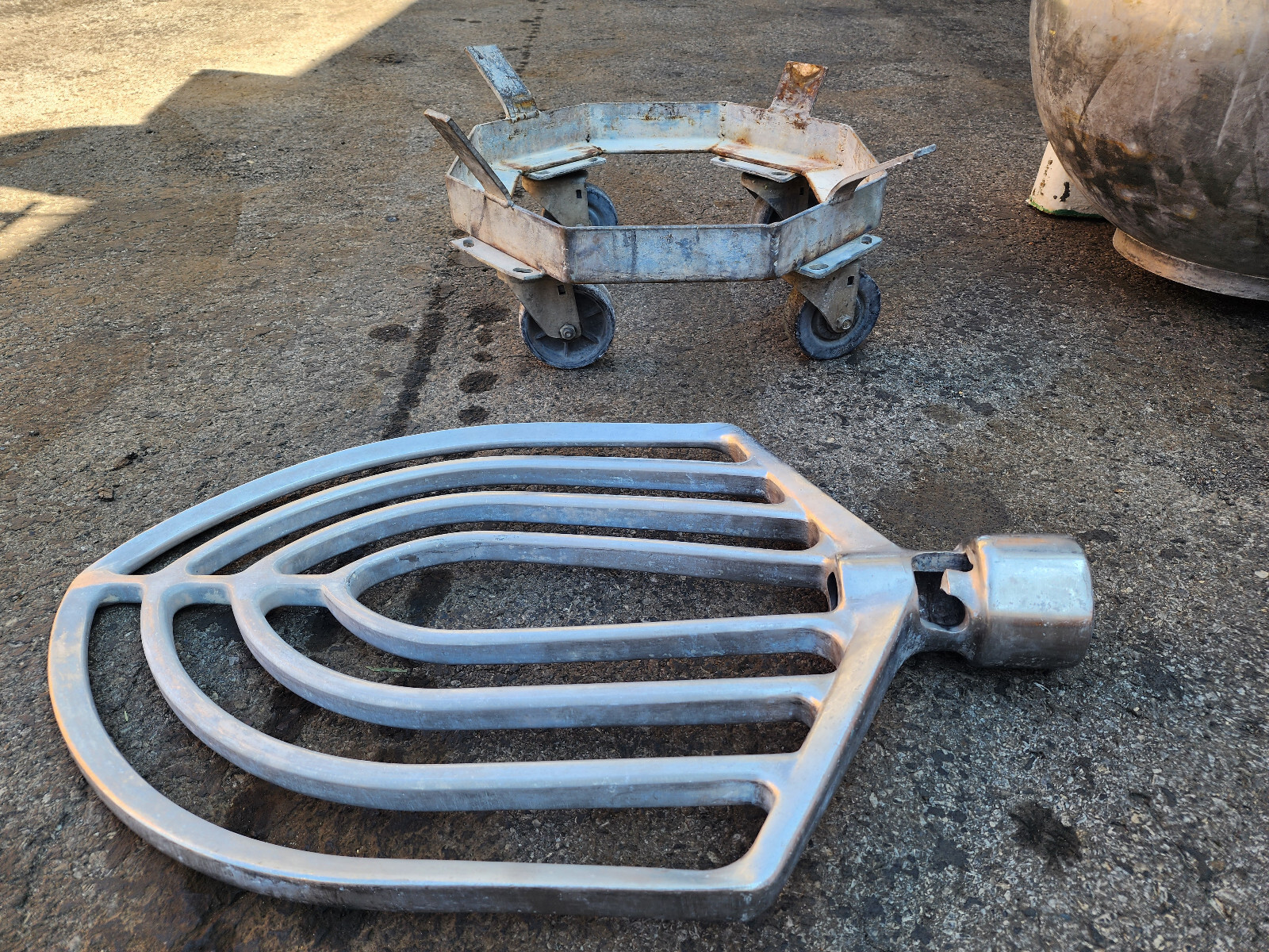 Hobart V1401 140qt Vertical Bowl Mixer With Accessories