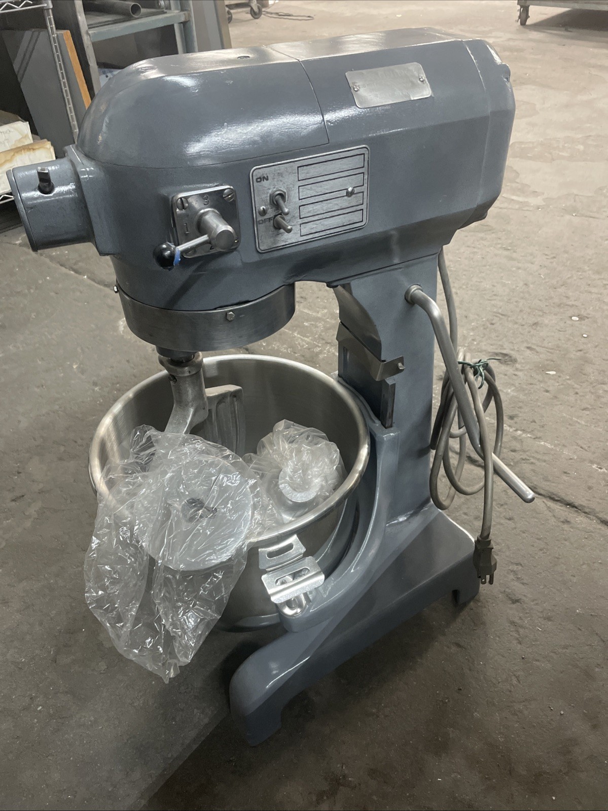 Hobart A-200 20 Qt Dough Mixer Refurbished With Guard Bowl 3 Attachments
