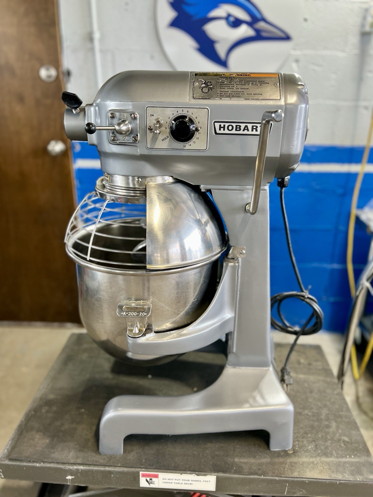 Hobart A200T 20 Quart Qt Mixer With Bowl And 2 Tools