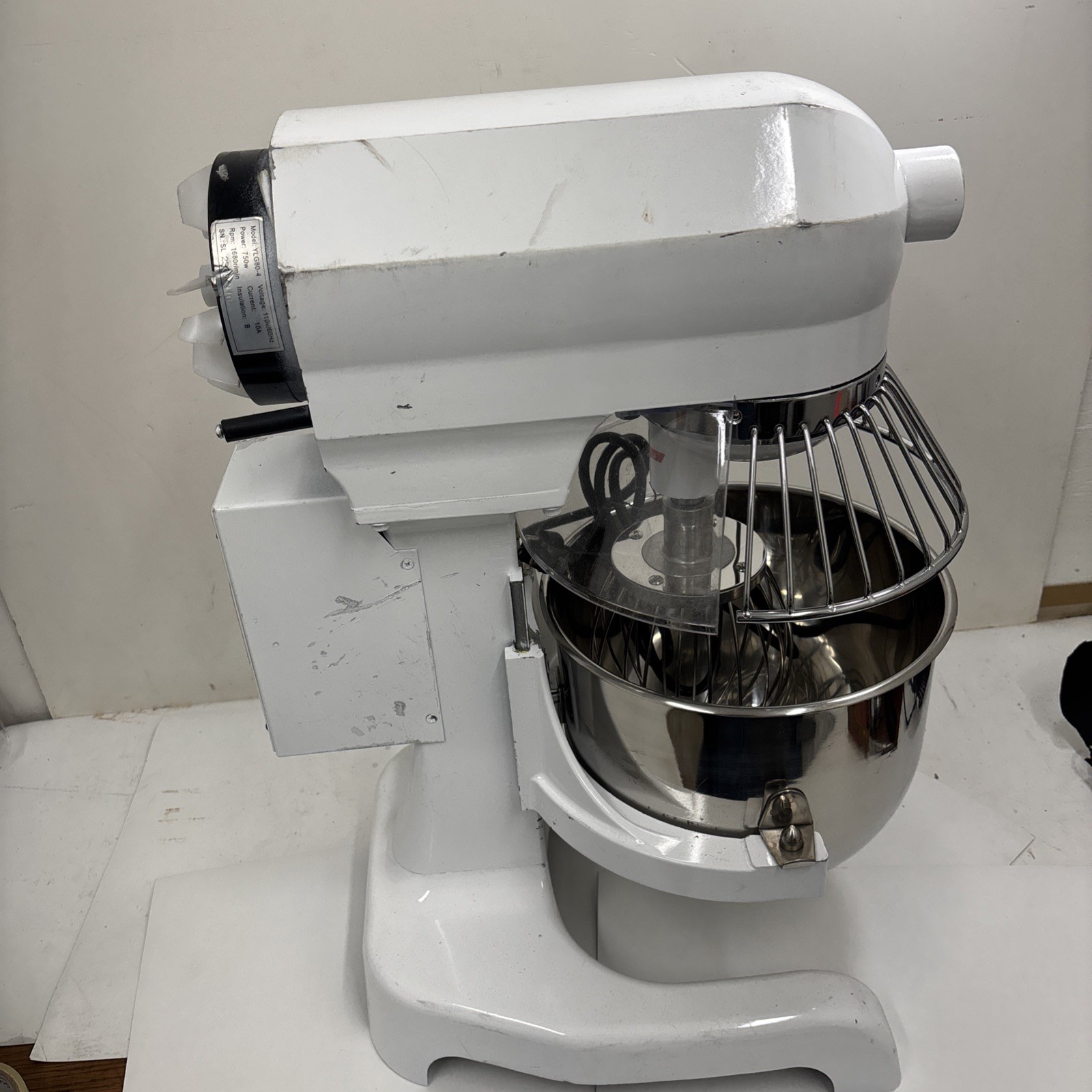 Winco EMP-10 Spectrum 10 Liter Floor Model Gear Driven Planetary Mixer