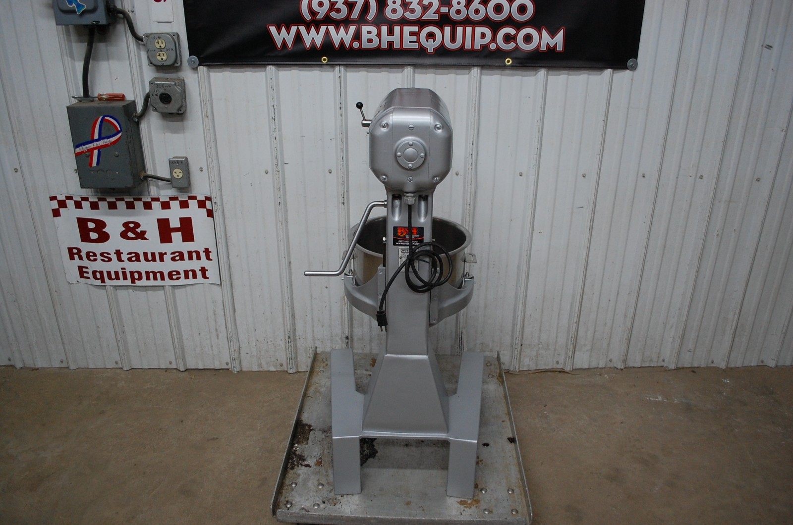 Hobart AS 200F 20 Qt Floor Mixer w/ Stainless Steel Bowl Flat Beater Dough Hook