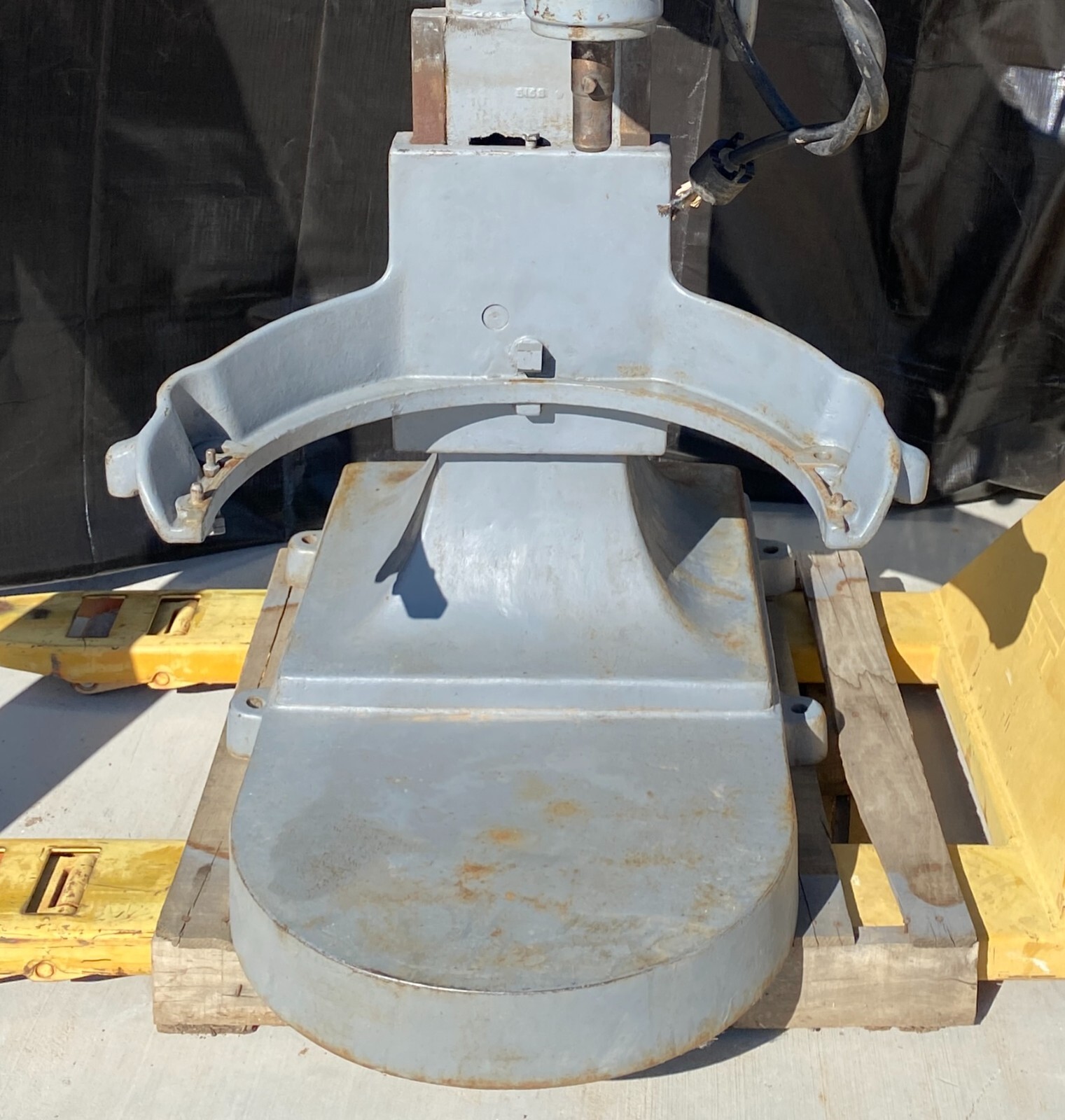 Hobart M800 Floor Mixer 2HP 1PH Spiral Dough Hook 80 Qt Bowl 60″H X 30″W x 42″D