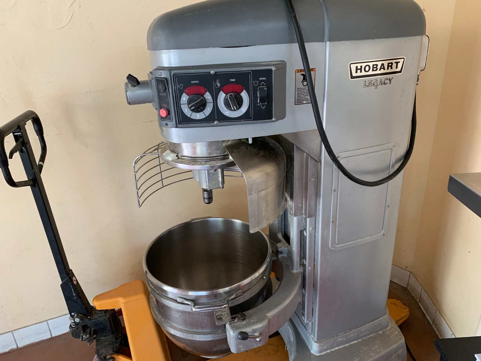 Hobart Legacy 60qt Mixer HL600 + Bowl, Spiral Hook & Wire Whip