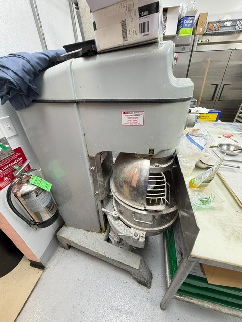 Globe SP80 80 Qt Commercial Planetary Mixer – Includes Bowl & Dough Hook
