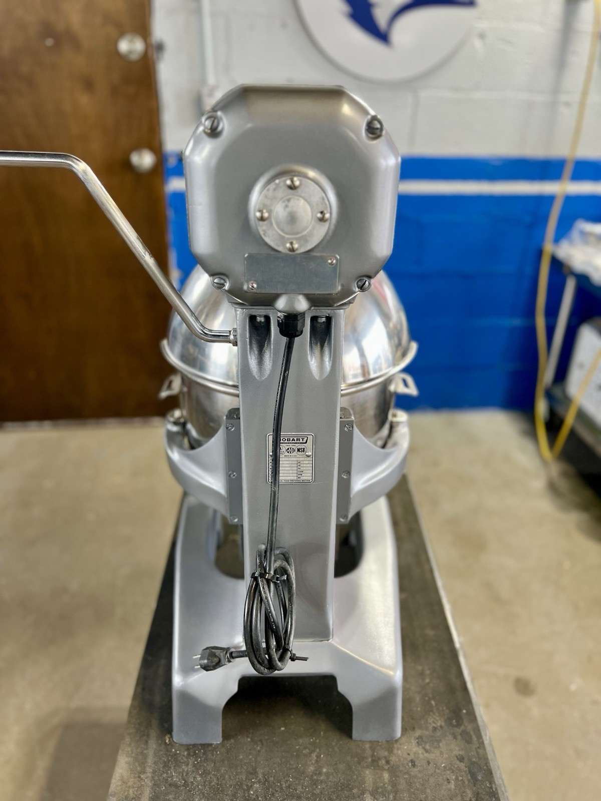 Hobart A200T 20 Quart Qt Mixer With Bowl And 2 Tools