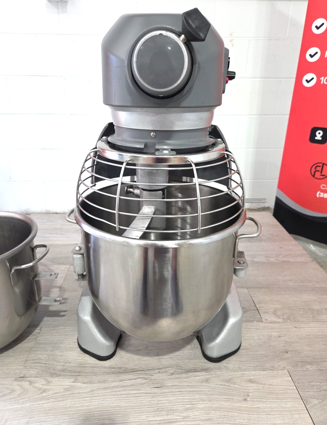 HOBART HL200 20 Quart Mixer With HOOK+2 BOWLS – 1/2 HP – Watch Running Video!