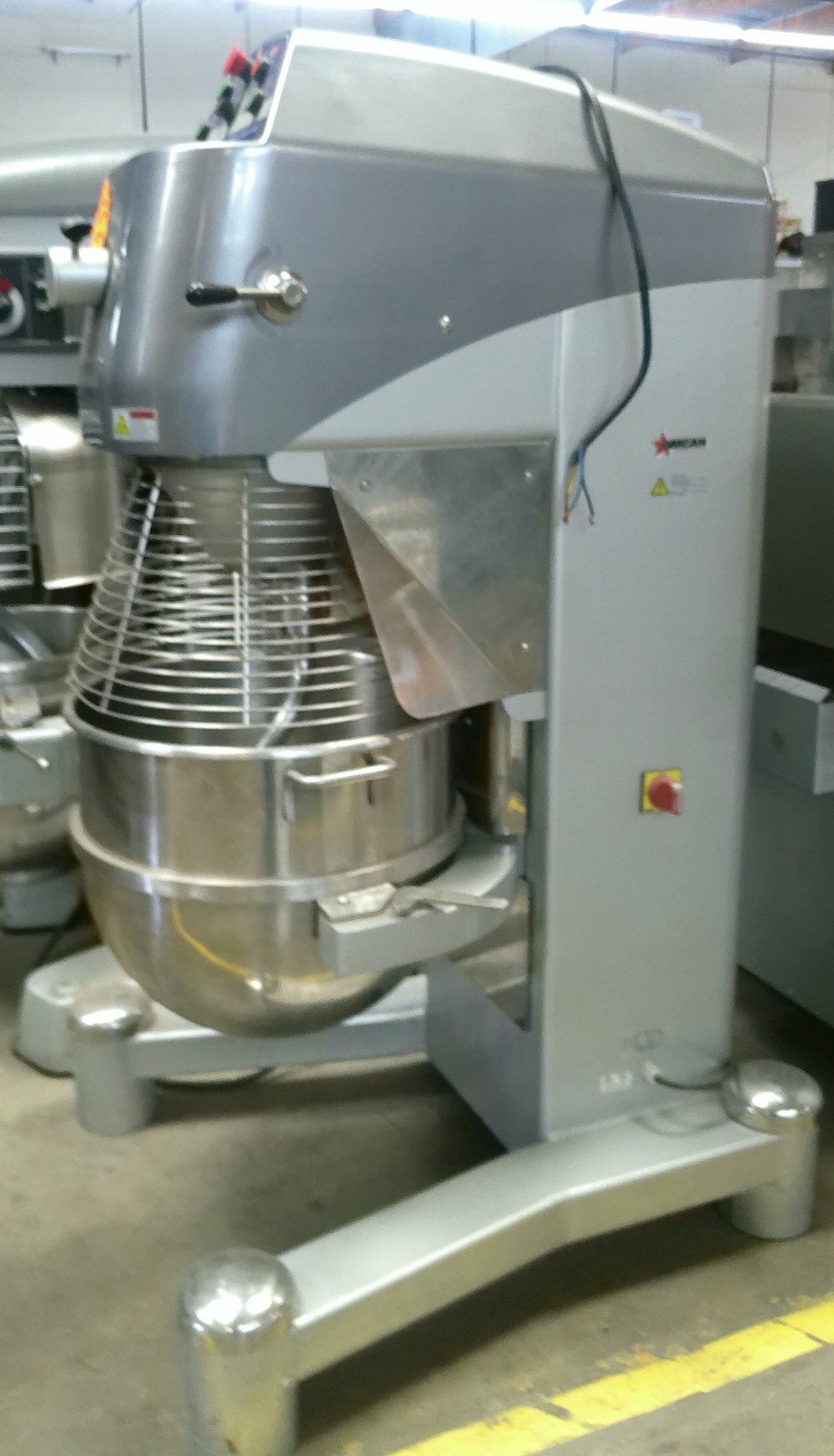 USED OMCAN # MC80 – 80 QUART MIXER WITH BOWL GUARD, SS BOLW, AND HOOK (220V/3PH)