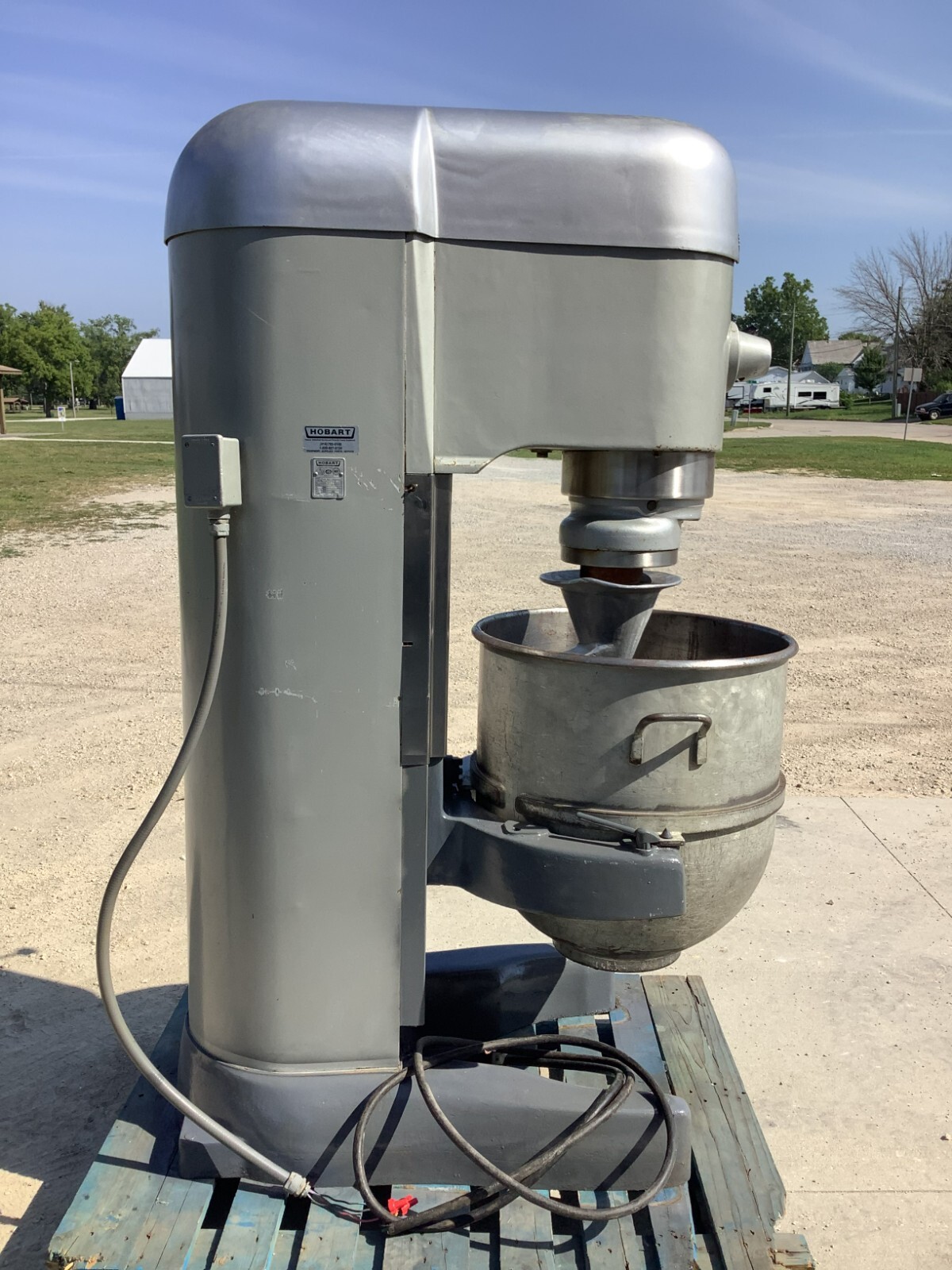 Commercial Mixer 140qt Hobart V1401 Bowl and Hook 5hp 3ph 200V TESTED