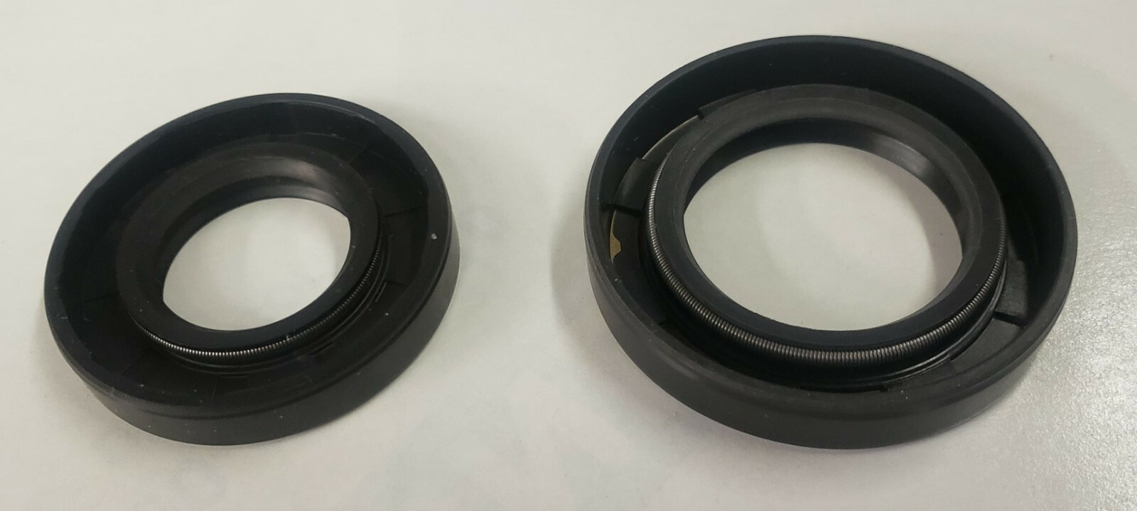 Hobart 12qt A120 gear box Planetary shaft seals 114695 121814 both seals washer
