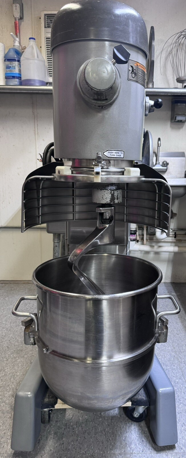 Hobart D340 40 Qt Mixer With 40 Qt SS Bowl & Heavy Duty SS Hook 1.5 HP 3 PH 208V