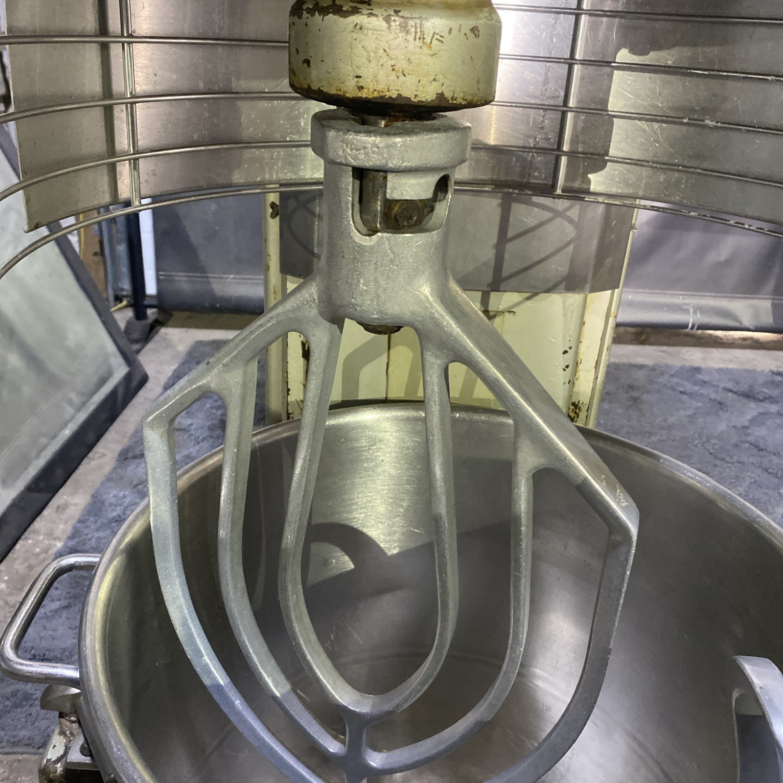 Pre-Owned Hobart 60-Quart Mixer Model H-600 With Safety Gate TESTED