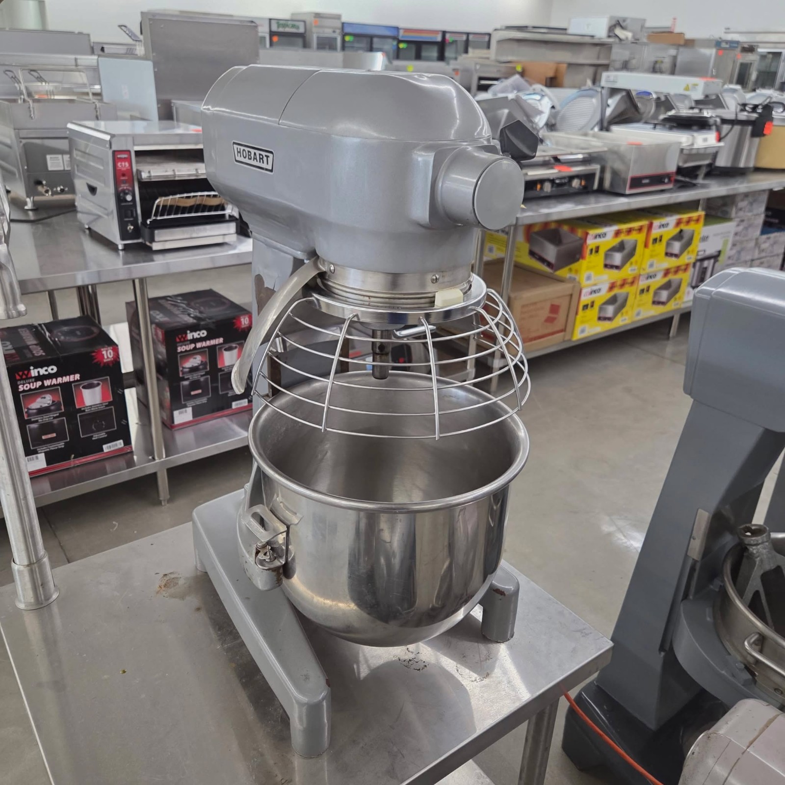 Hobart A200 20Qt Countertop Planetary Dough Mixer w/ Heavy Duty Stand – 115V