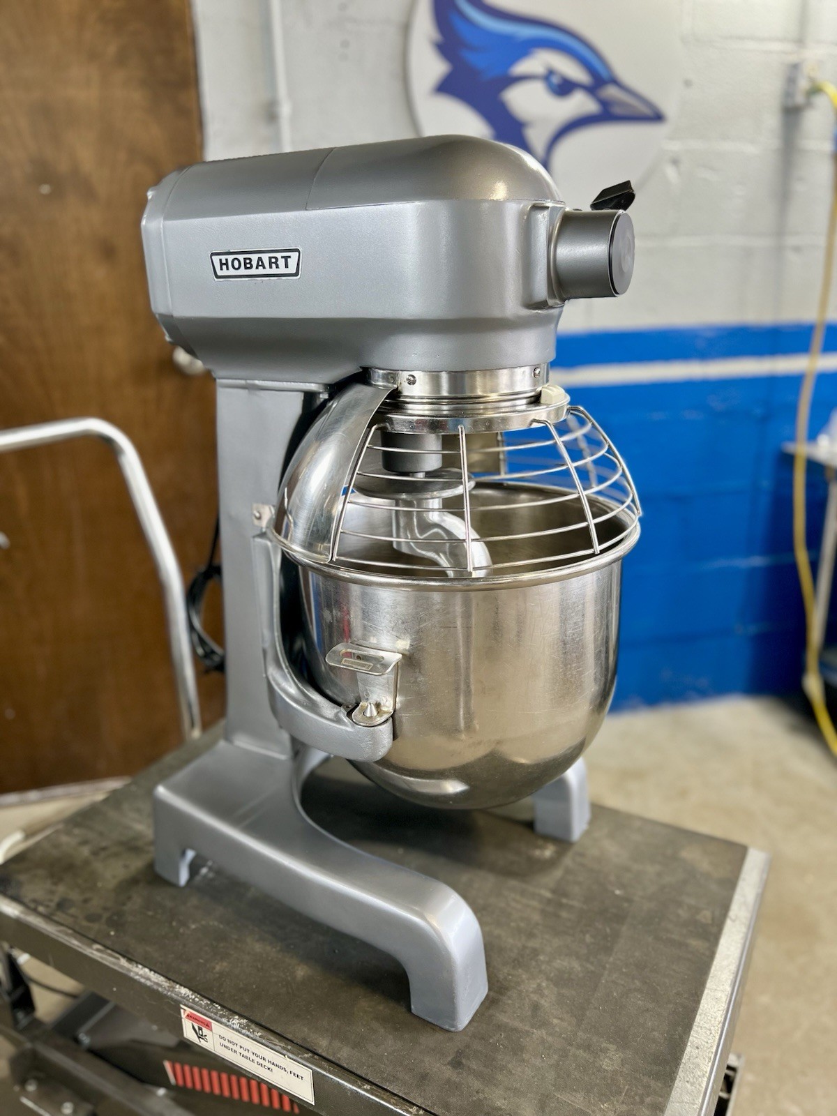 Hobart A200T 20 Quart Qt Mixer With Bowl And 2 Tools