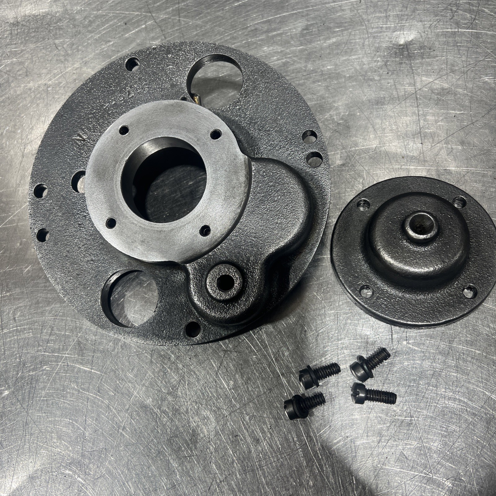Genuine Hobart Model D-300 30 Qt Mixer Bearing Carrier Transmission Cover