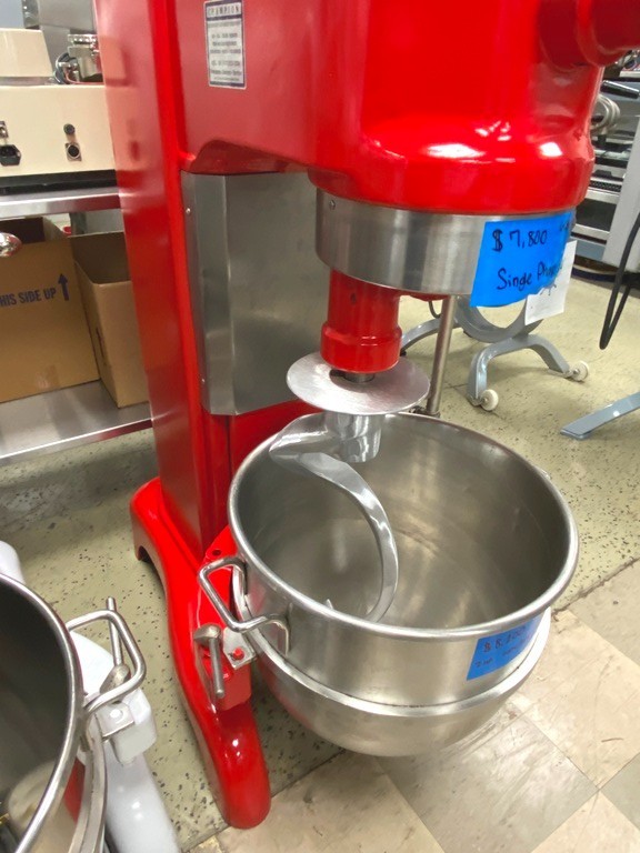 Mixers/ 60 Qt / Hobart H-600 / Mixer Red /w/t 4 Attachments/ 230V-1F-11A / 1-HP