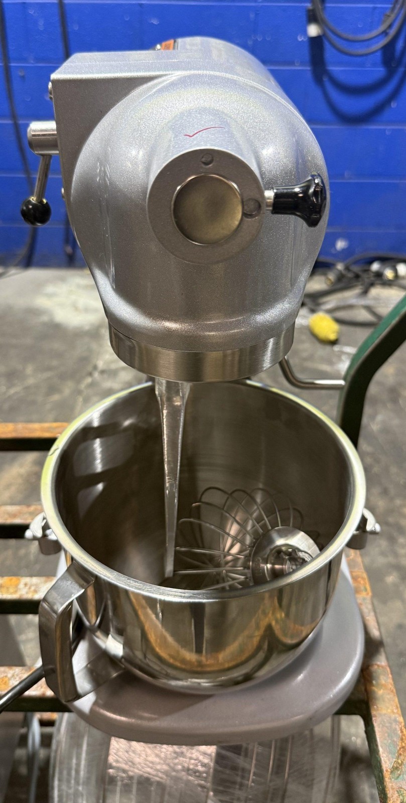2025 HOBART N50-60 5QT. DOUGH MIXER W/ BOWL, WHISK and PADDLE ATTACHMENT