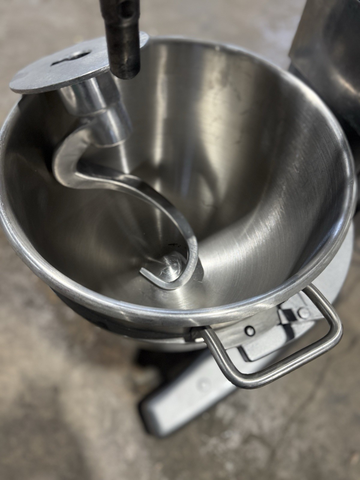Hobart D-300 Mixer 30 Quart with Stainless Bowl and Hook