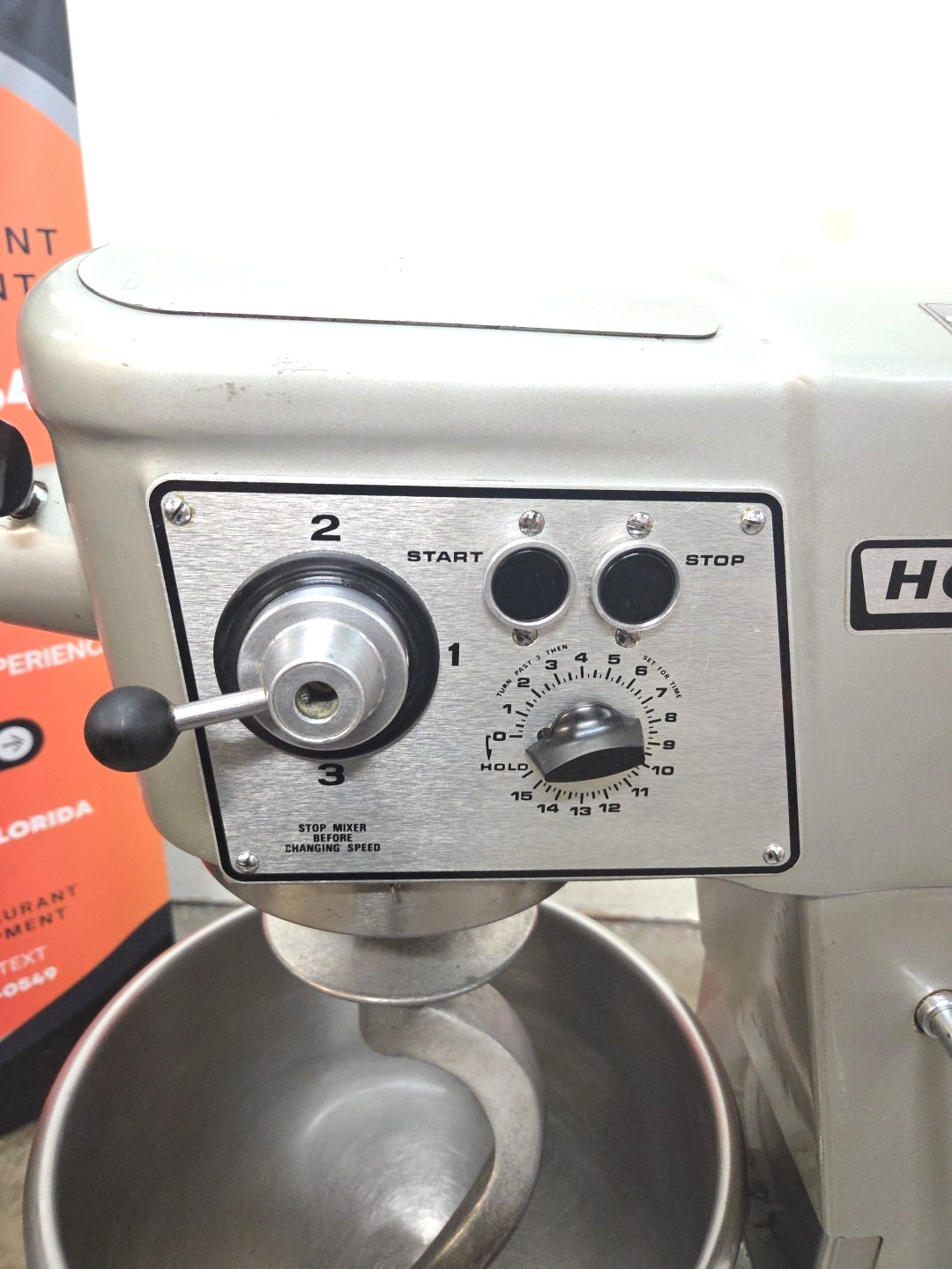 HOBART D300T 30QT MIXER W/ HOOK, WHIP, PADDLE,TIMER, BOWL – 1 Phase – WATCH VID!