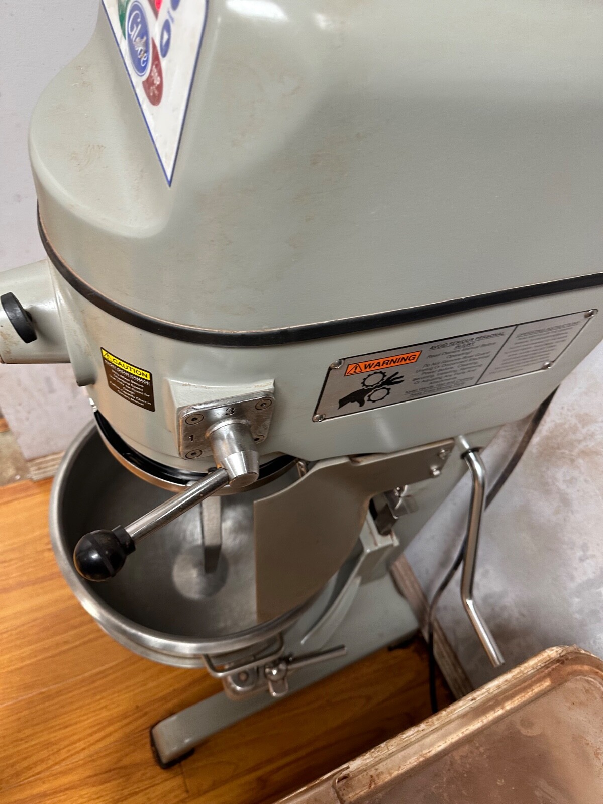 Globe SP30 Mixer Planetary Gear Driven 30 Quart, 115V, 1Ph
