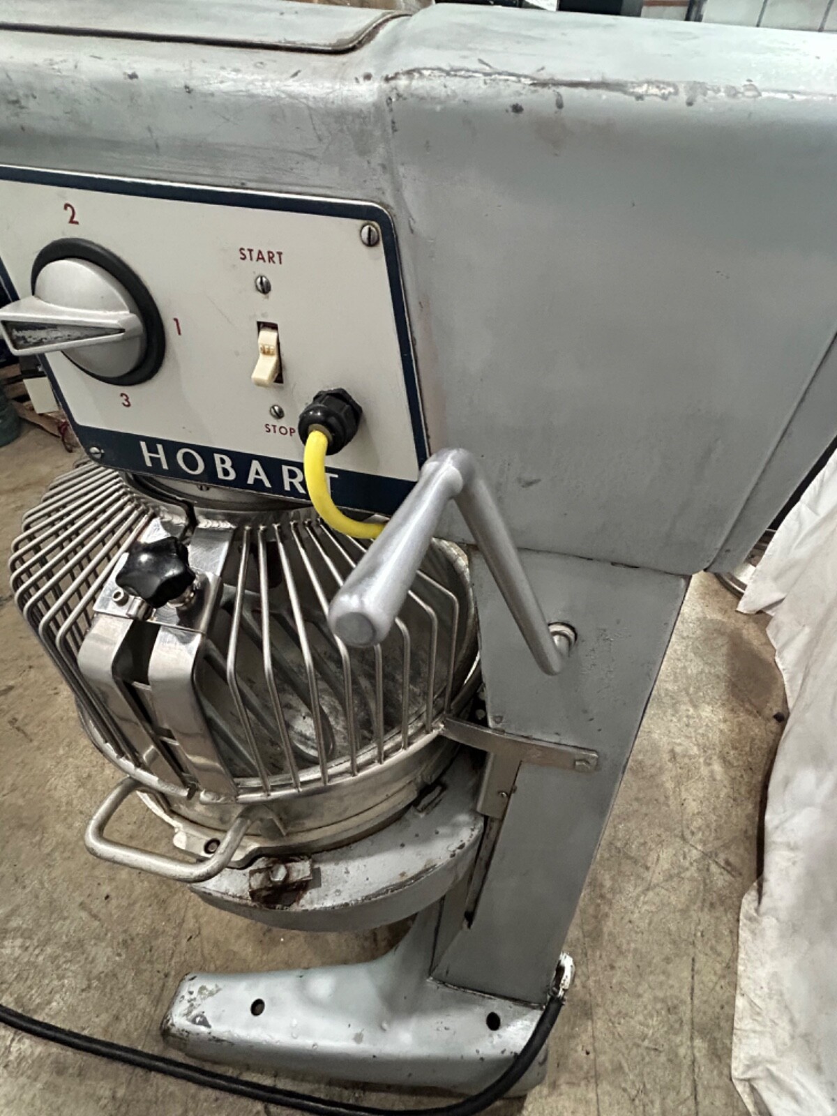Hobart D-300 Commercial Mixer With 30Qt Bowl & Paddle T0964