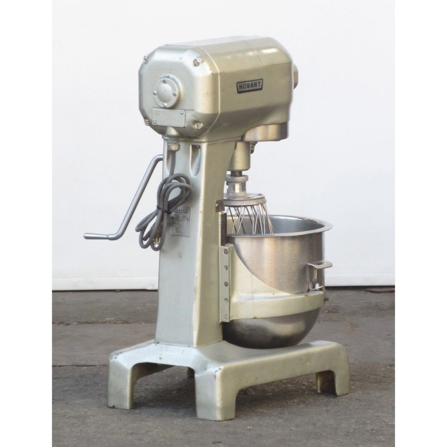 Hobart A200T Mixer 20 Qt, Bowl And 2 Attachments Included
