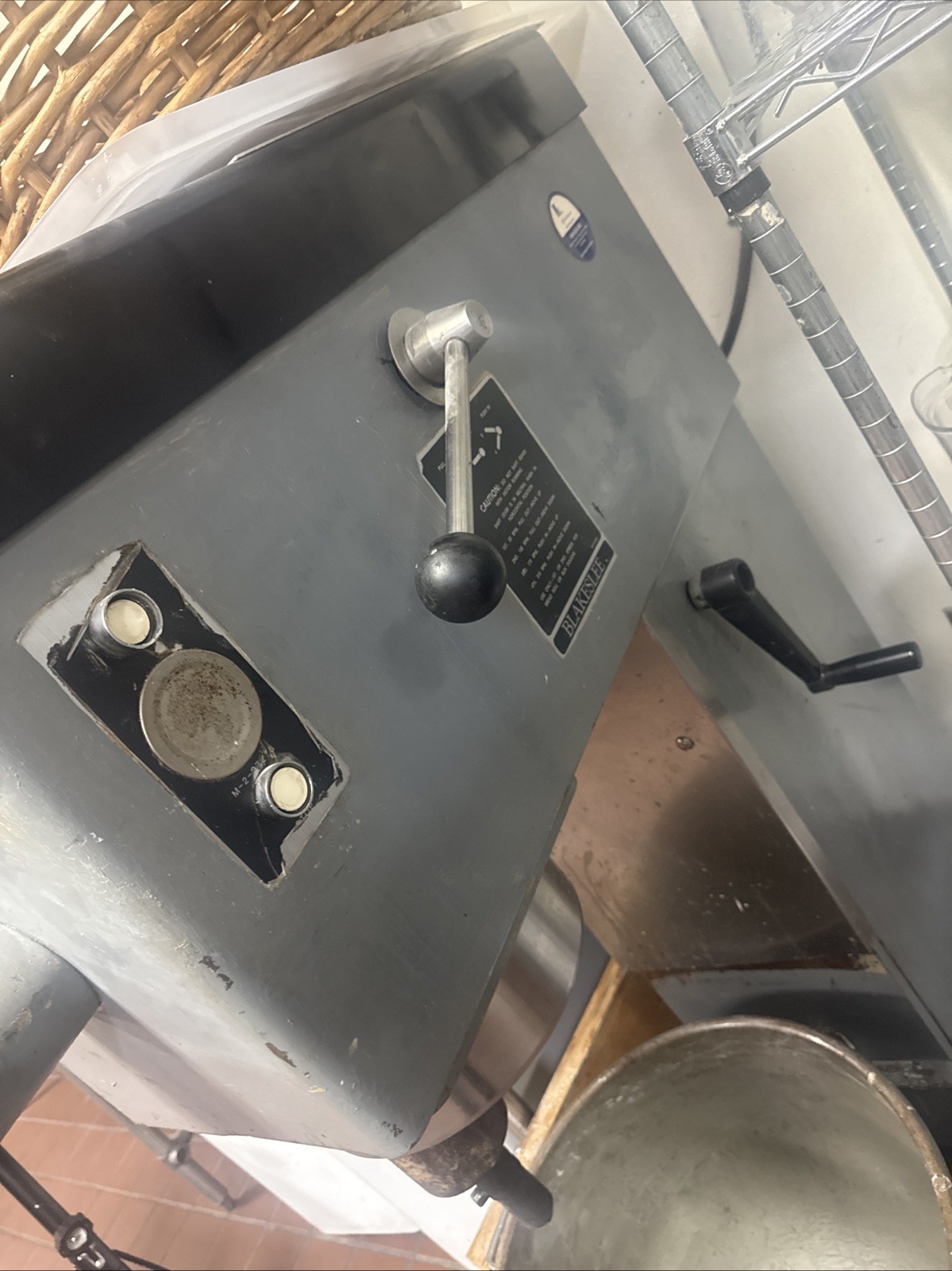 Blakeslee (DD-60) 60 Quart 4 Speed Heavy-Duty Industrial Bakery Dough Food Mixer