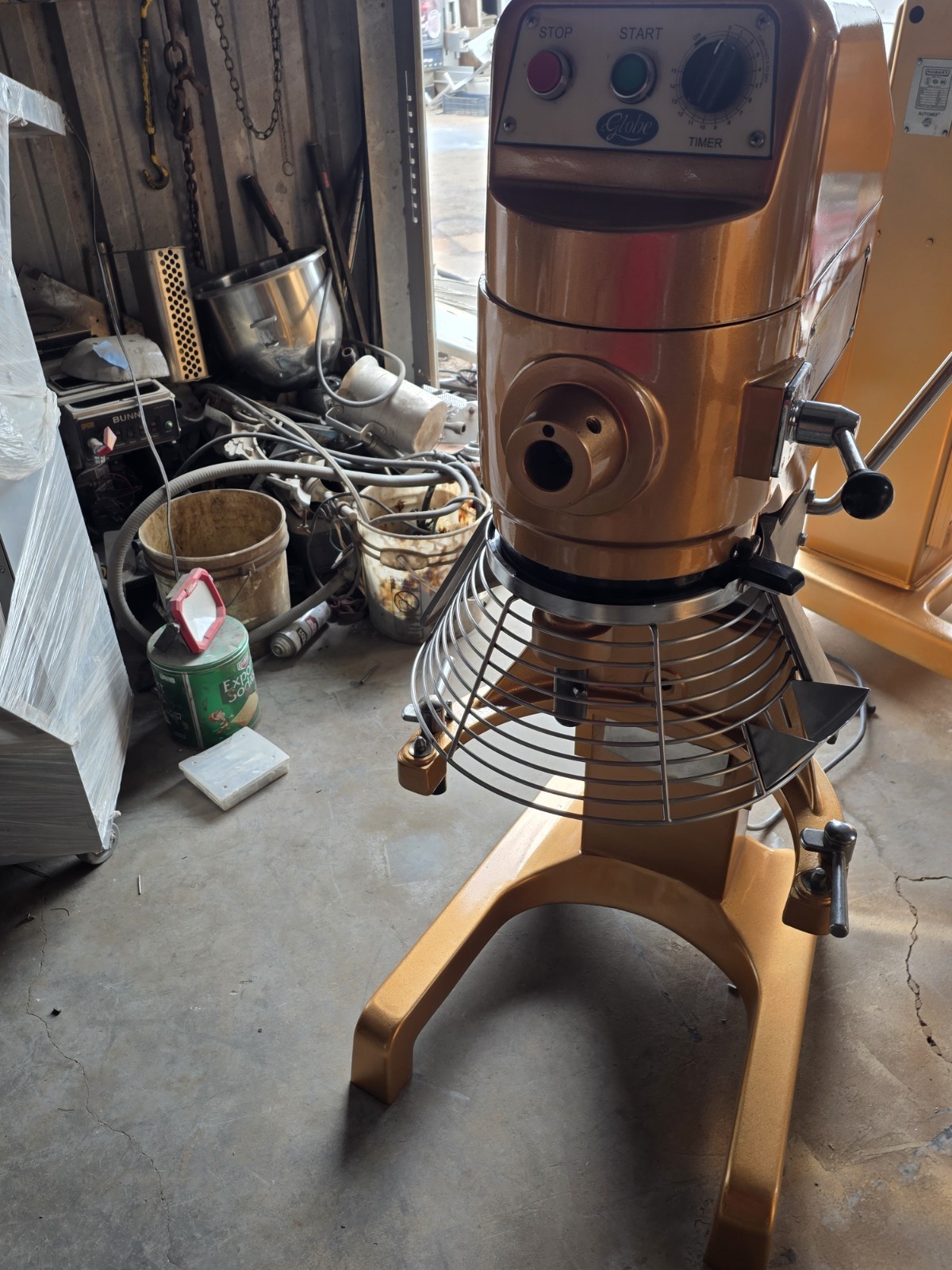 Globe Mixer 30qt 115v Working Condition New Paint Come With Bowl A Hook