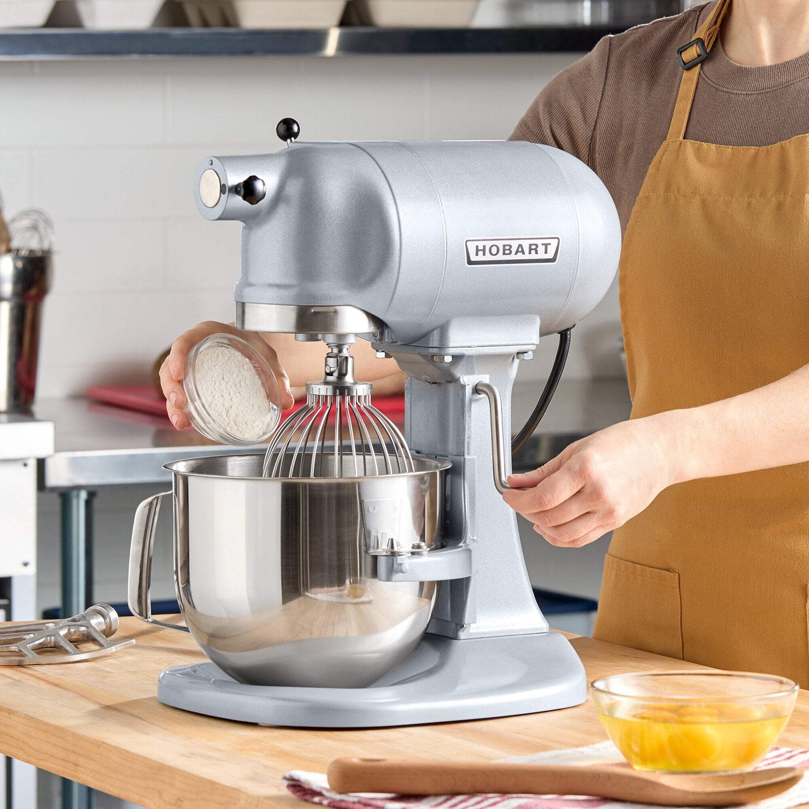 Hobart 5 Qt. Bowl Lift Countertop Mixer with Standard Accessories, 120V, 1/6 hp